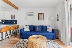 Renovated 1-Bedroom Condo with Pool, Bikes, & Beach Access in North Ocean City, MD