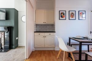 Modern 3-bed House Parking & Family & Friends