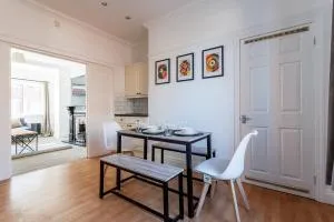 Modern 3-bed House Parking & Family & Friends - Dunston