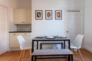 Modern 3-Bed House Parking & Family & Friends