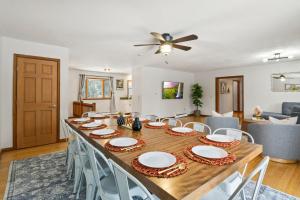 Near Ithaca!Hot Tub! LRG Home!Sleeps 12! Dogs ok!