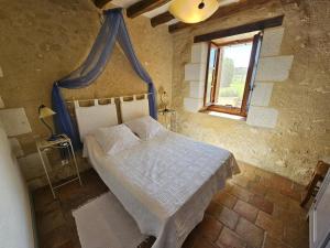 Maisons de vacances Evasion paisible en Touraine, gite authentique avec jardin clos, proche foret, ideal famille et amis - FR-1-381-321 : photos des chambres