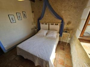 Maisons de vacances Evasion paisible en Touraine, gite authentique avec jardin clos, proche foret, ideal famille et amis - FR-1-381-321 : photos des chambres