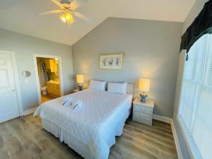 Amazing Pond View condo pool at MyrtleWoods