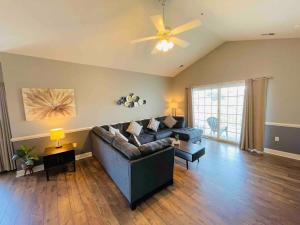 Spacious 3 bdrm condo at Magnolia Point MB