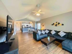 Spacious 3 bdrm condo at Magnolia Point MB