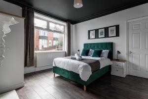 Gateshead 4 BR Home for Serenity Stay