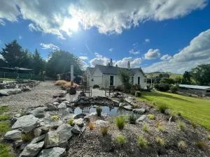 Islay House - stylish villa in historic Lawrence - Kononi