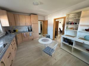 3 Zimmer Apartment nähe Schweiz mit Terrasse und Garten