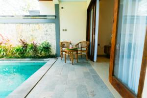 Abing Aka Jungle View Villa