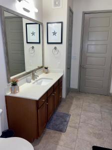 Houston Luxury 1BR-3BD-Pool-Gym