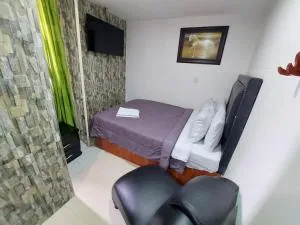 Hotel Punto 100 - Fontibón