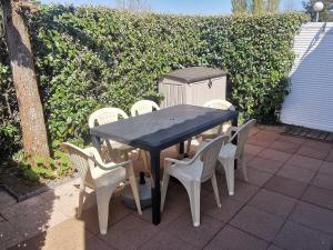 Appartements Derniere minute ! Pavillon T2 avec mezzanine, piscine et acces plage, La Tranche sur Mer - FR-1-357-60 : photos des chambres