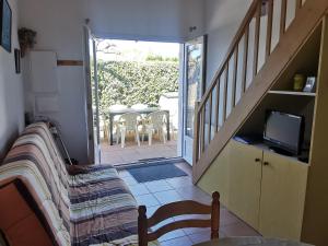 Appartements Derniere minute ! Pavillon T2 avec mezzanine, piscine et acces plage, La Tranche sur Mer - FR-1-357-60 : photos des chambres