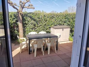 Appartements Derniere minute ! Pavillon T2 avec mezzanine, piscine et acces plage, La Tranche sur Mer - FR-1-357-60 : photos des chambres