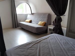 Charmante Maisonnette avec Piscine, Proche Plage et Commerces à La Tranche sur Mer - FR-1-194-408