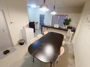 Not Flooded, Butter House 12PAX 10Mins to Lee Garden ที่พักติดเซ็นทรัล