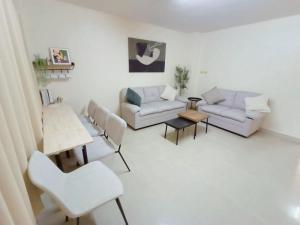 Not Flooded, Butter House 12PAX 10Mins to Lee Garden ที่พักติดเซ็นทรัล