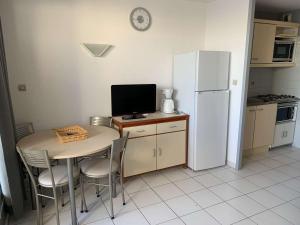 Appartement 2 Pièces avec Terrasse et Parking à 50m Plage - Port Camargue - FR-1-731-136