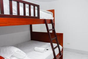 Depa de 3 habitaciones, piso alto, vista a la ciudad, piscina y gym