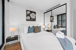 Stylish Valley Pad with City Views, Huge Gym & Park