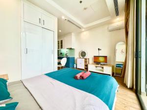 Top Floor High Quality Studio In Vinhomes Green Bay Near Marriott, Grand Plaza