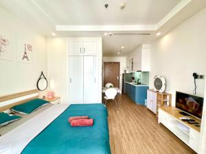 Top Floor High Quality Studio In Vinhomes Green Bay Near Marriott, Grand Plaza