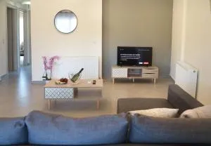 Tzei House - 5min drive to beach - Galariá