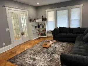 The Grand Parkway is a unique getaway with charm! - Bloomfield