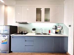 Walking Lake, Pool, Gym, Tennis & Volleyball Yard Delux Studio Apt