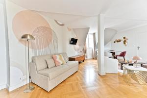 Lumineux & spacieux - Vue dégagée, Arc de Triomphe