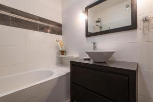 Sea View Central Town 2 Bedroom Apartment