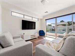 Summer Retreat Plunge Pool Proximity Town- Beach