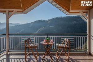 StayVista at Saraiya House with Bonfire & WiFi