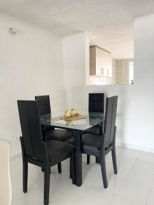 Cerca del aeropuerto, terminal de transporte y Cc mayales