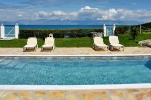 Antorina Grande Beachfront House with Private Pool - Kamárion