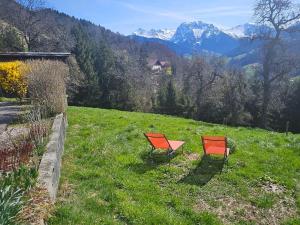Chalets Le Mazot du Genevrier - Au coeur des Aravis : Chalet 3 Chambres