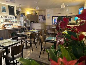 Hotels BRIT HOTEL Lannion-Perros Guirec : photos des chambres
