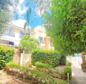 Viktoria Houses Anarita