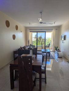 3rd avenue beach apartment