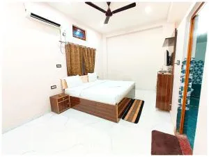 VARANASI HOTEL S S PALACE - ully Air Conditioned hotel at Prime Location - Kashi Vishwanath Temple - Hygiene & Spacious Room - Chunār