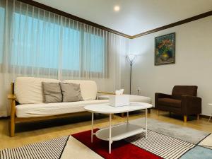 stayok Okpo, center of Geoje