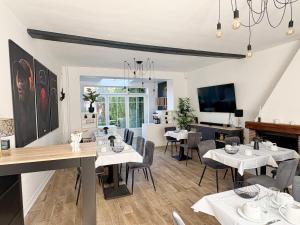 B&B / Chambres d'hotes La Demeure des Hotes 10 minutes de Disney : photos des chambres