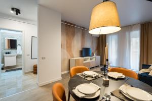 Central Spacious Apartment 109