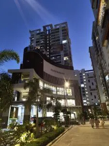 Magnus 3BHK Fully Furnished Flat - Gated Community, Club House, Pool - Gachibowli