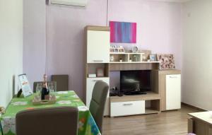 Stunning Home In Zdrilo