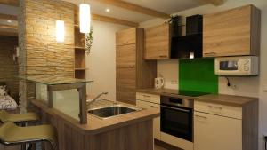 Hiša Lunna - Apartments in a Forest Paradise