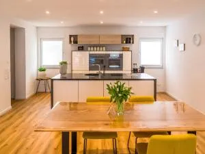 Wunderschöne möblierte Wohnung Neuwertig - Lahr