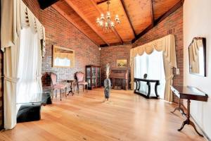 Serene 3BR family Lakeside Retreat in Rowville