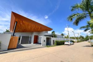 New & Exclusive! Private 4BR Zenithy Luxe Pool Villa near Laguna